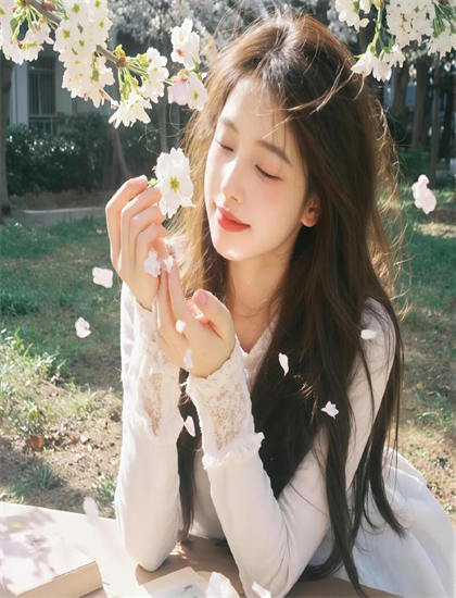 一个人看的高清视频在线观看_拔萝卜视频观看高清版免费_韩国_电影霜花店